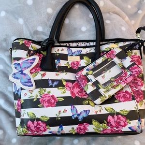 🦋Betsey Johnson Satchel Flowered Tote & Pouch🦋